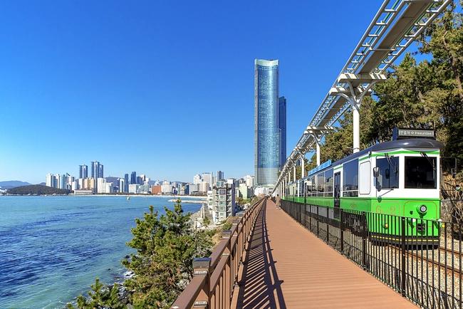 09:30 ~ 11:00 Haeundae Blue Line Beach Train