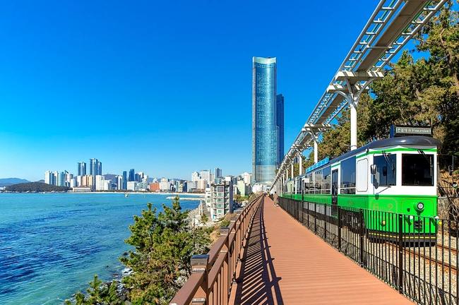 09:00 ~ 11:00 Haeundae Blue Line Beach Train