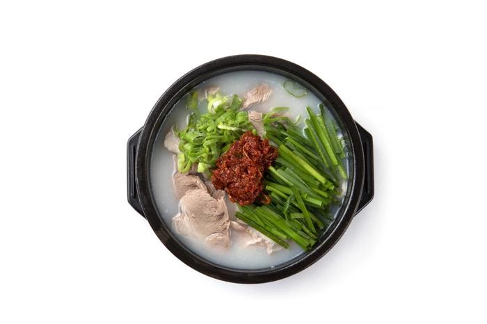 돼지국밥/Dwaejigukbap (pork soup with rice)