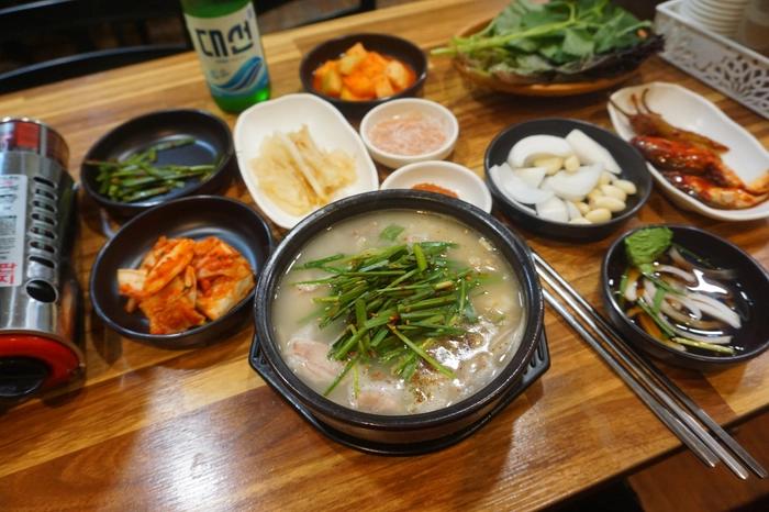 돼지국밥/Dwaejigukbap(pork soup with rice)