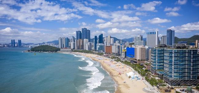 11:00 Dongbaek Island / Haeundae Beach